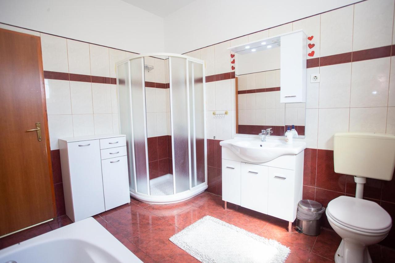 Holiday Home Labud Zminj Bagian luar foto